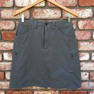 !SOLD! MOUNTAIN HARDWEAR La Strada Skirt